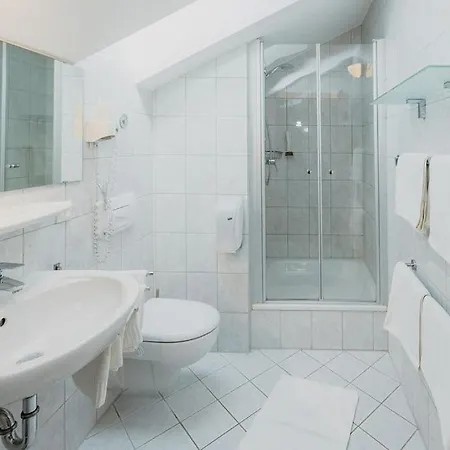 Otel Landgasthof Schoentag 3*
