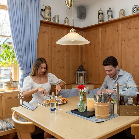 Landgasthof Schoentag ホテル Münsing