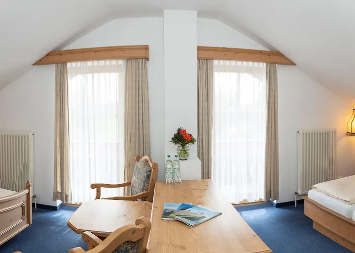 Landgasthof Schoentag מלון Münsing